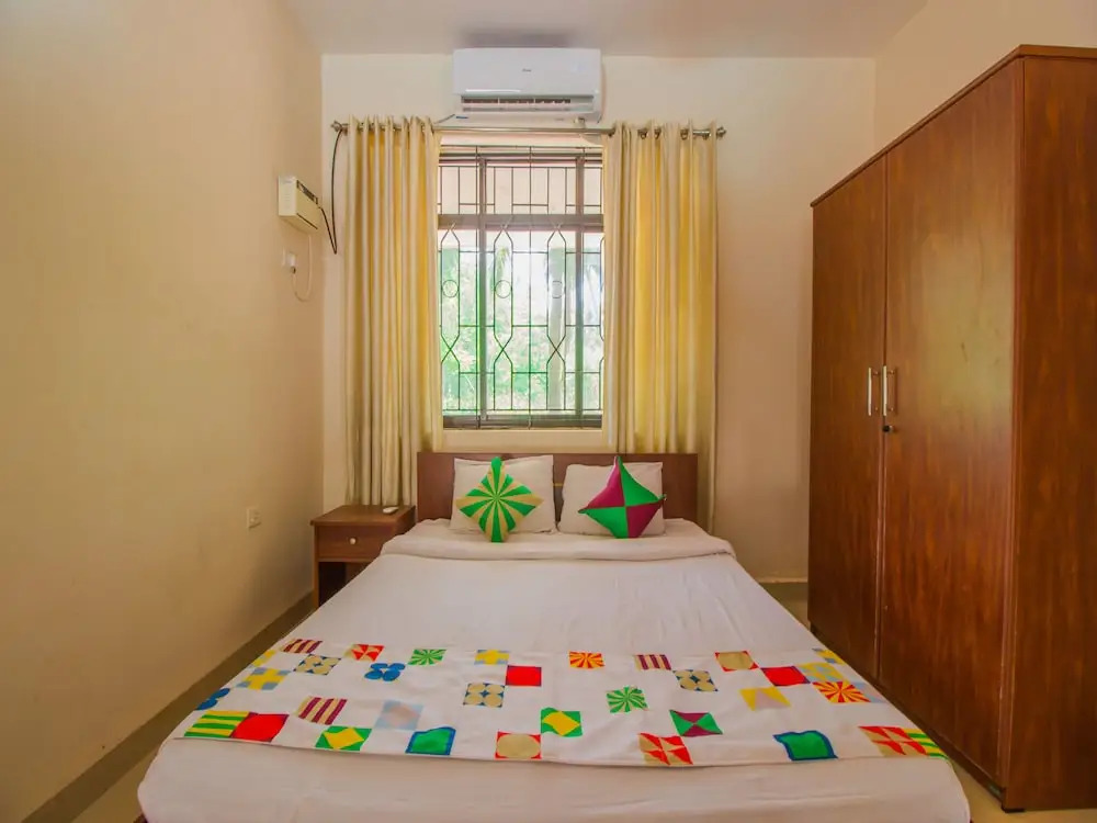 OYO 13794 Home Cozy Studio Utorda Beach