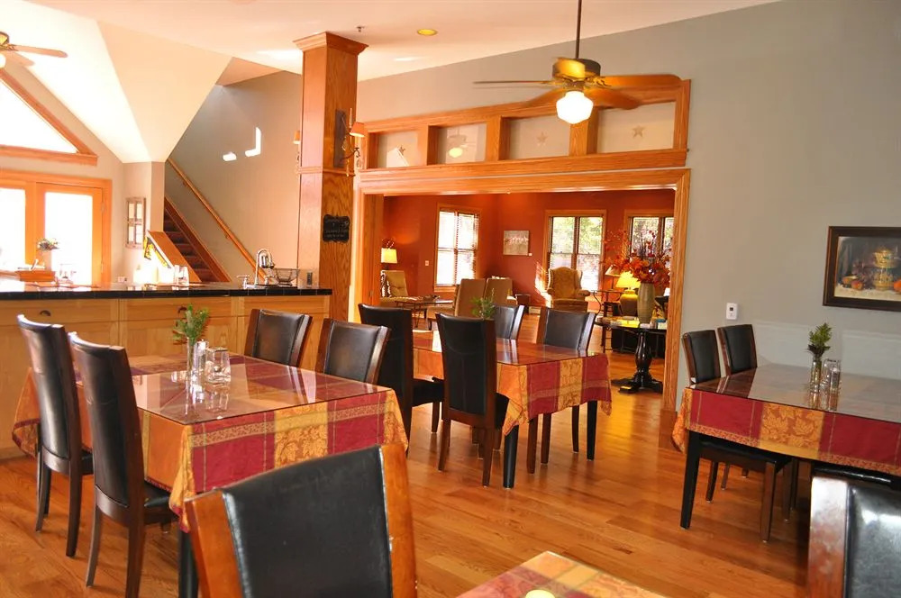 Bradley Boulder Inn