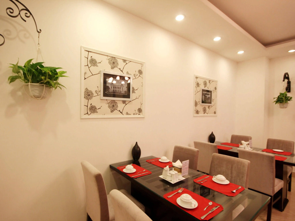 Hanoi Glance Hotel