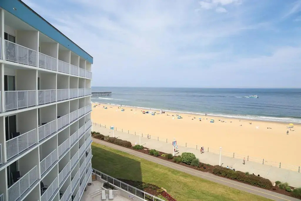 Surfbreak Virginia Beach Oceanfront, an Ascend Collection Hotel