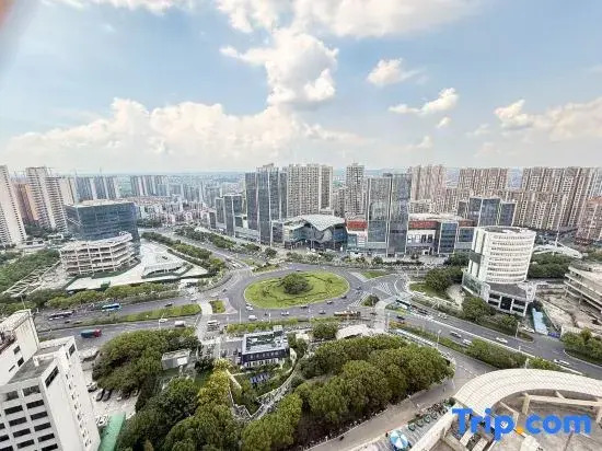 Nanjing GeYou · East Elegance Designer Homestay (Xiongzhou Metro Station, Liuhe District)