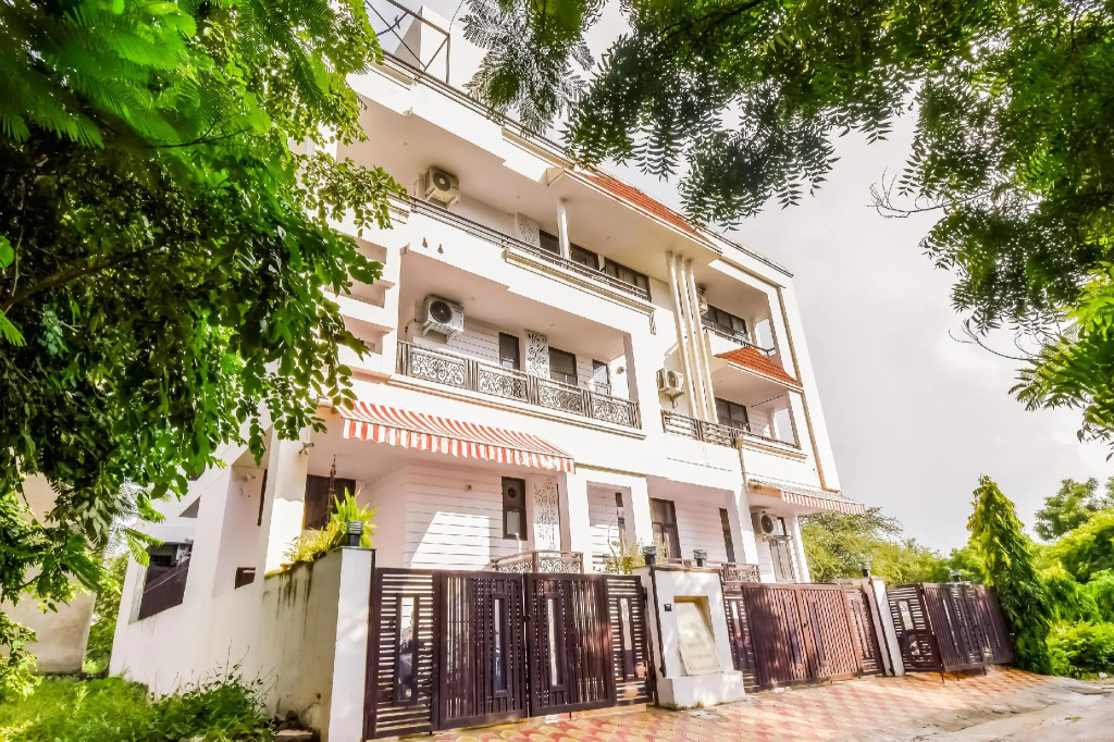 OYO 62201 Jagsheelaanchal splendid Studio