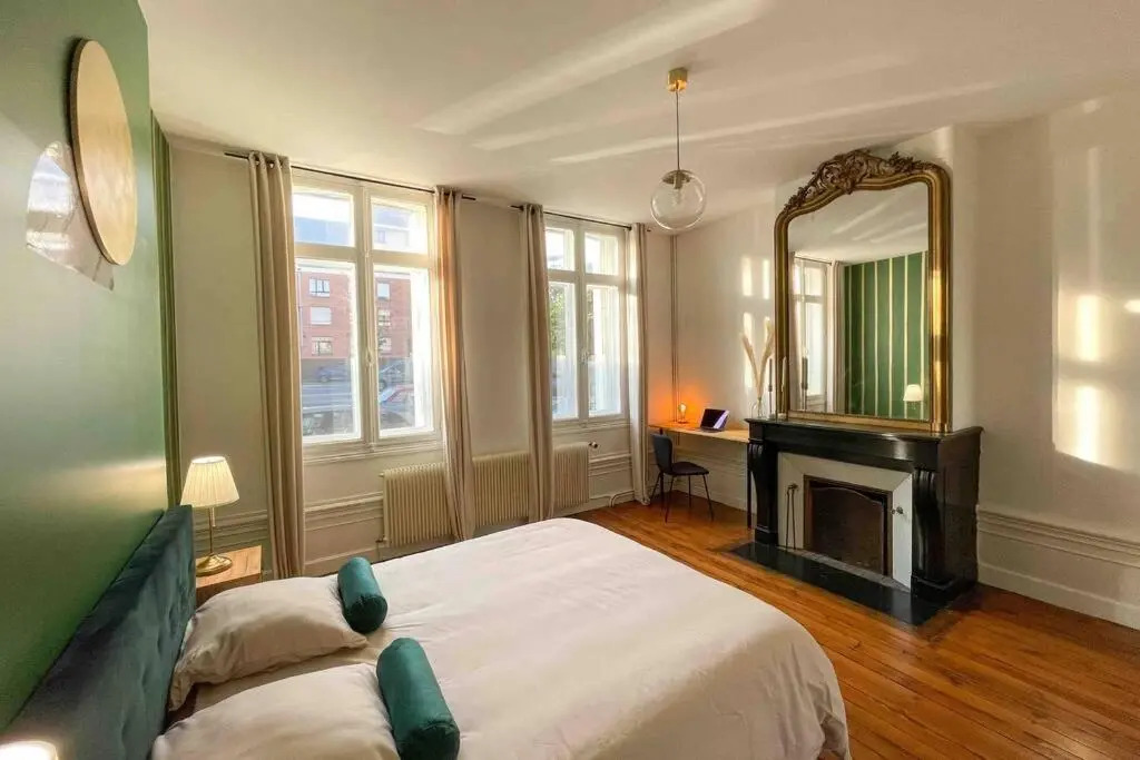 Unique - SPA - 4 Pers - NETFLIX - Gare
