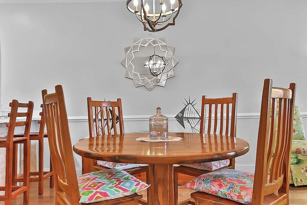 Magnolia Pointe Luster Leaf 4825-102