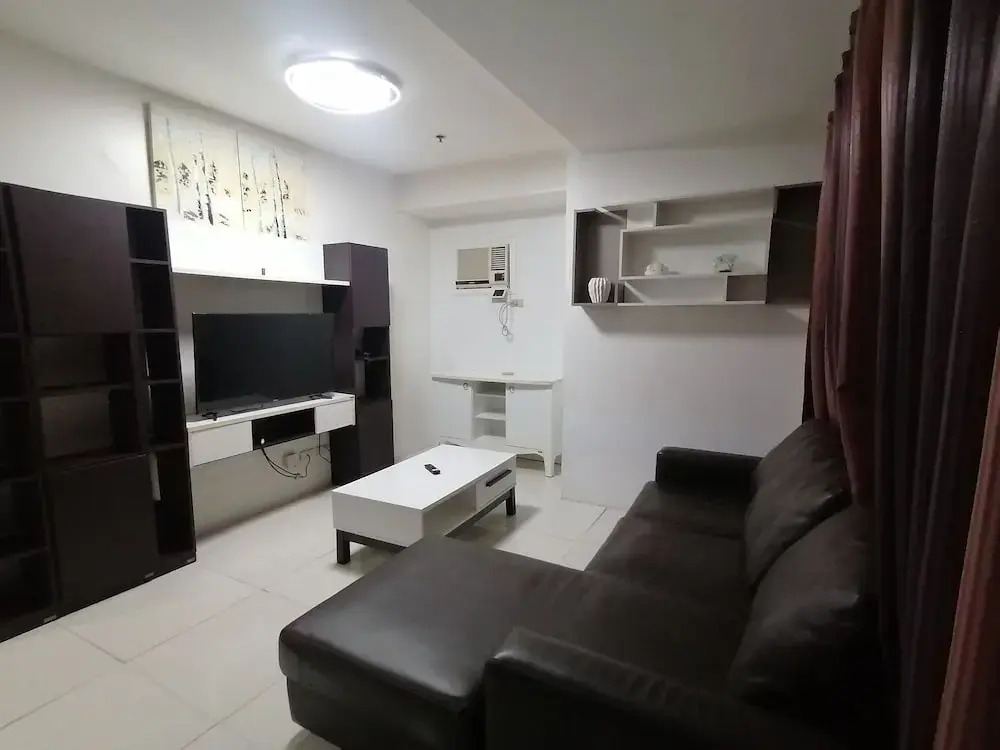 Cozy Condo near US EmbassyErmita Manila/ Roxas blvd/ Dolomite beach