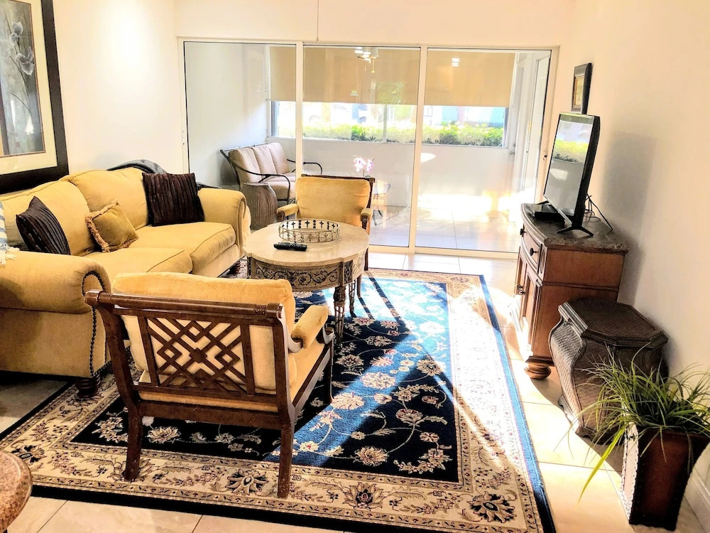 Olde Naples Estates