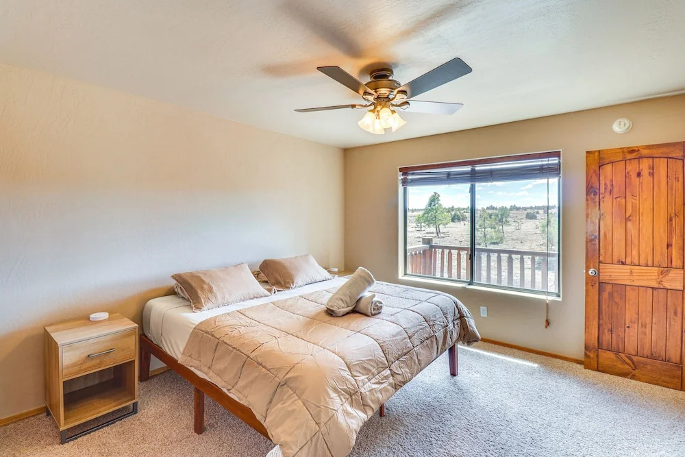 Near Lakes & Trails: Pet-friendly Cabin in Arizona