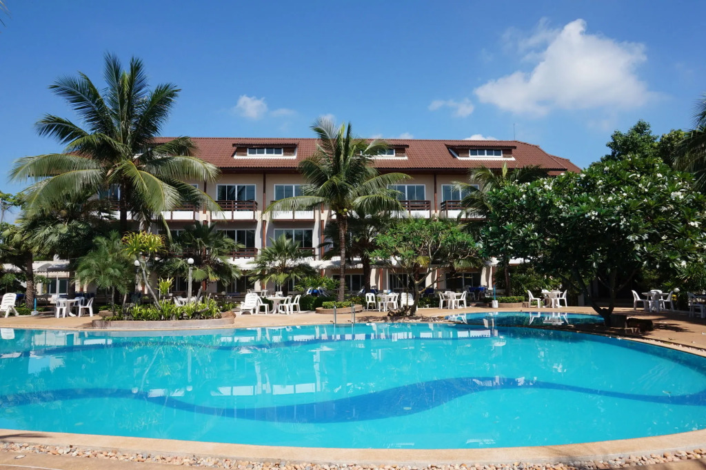 Nakhaburi Hotel & Resort