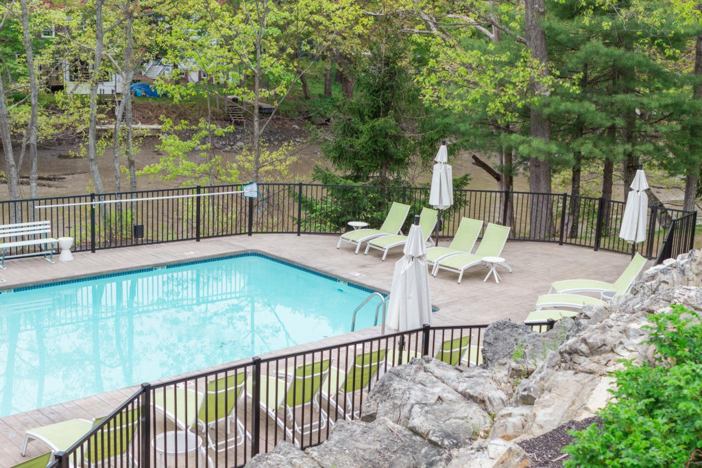 Village Cove Inn