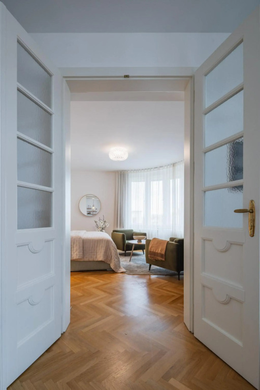 Sophisticated Apartment in Vinohrady by Prague Days