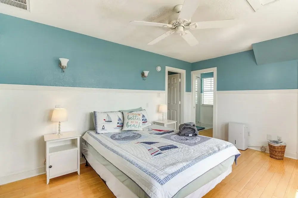 Ocean Views: Pet-friendly Surfside Beach Gem