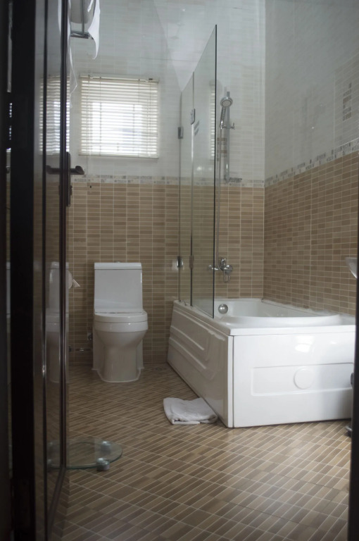 GrandBee Suites