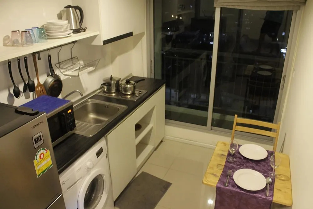 Highrise Cityview Aspire Condo Gym Pool