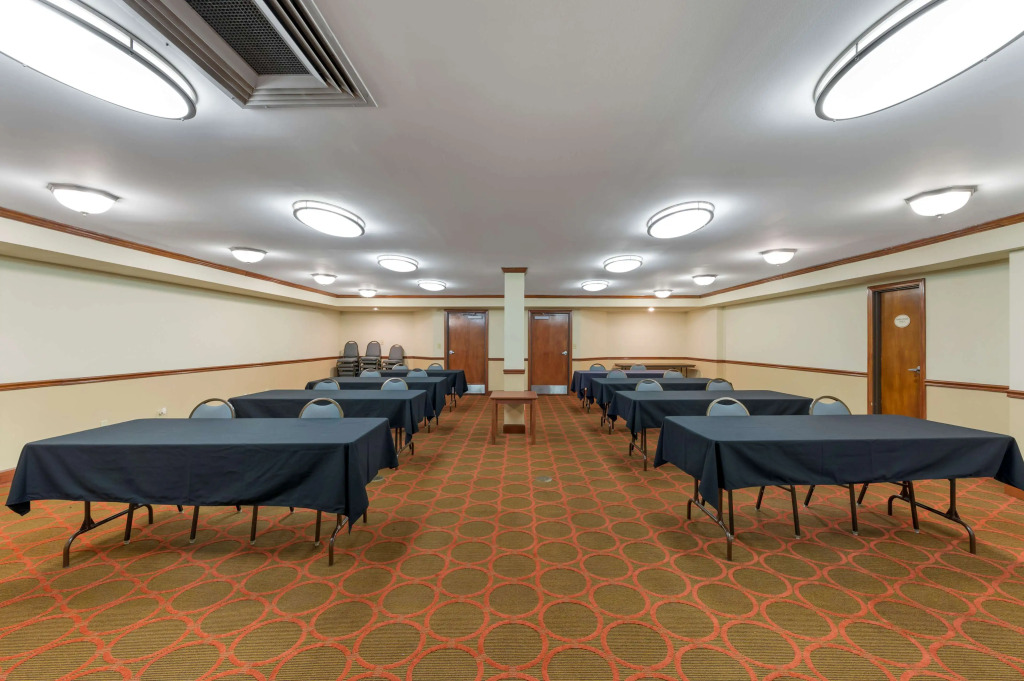 Best Western Louisville East Inn & Suites