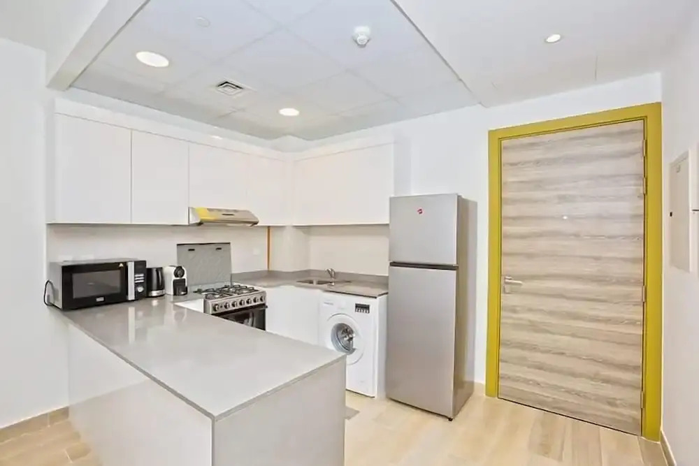 Guest and Co - Enchanting Vistas From This Fancy Apartment in JVC