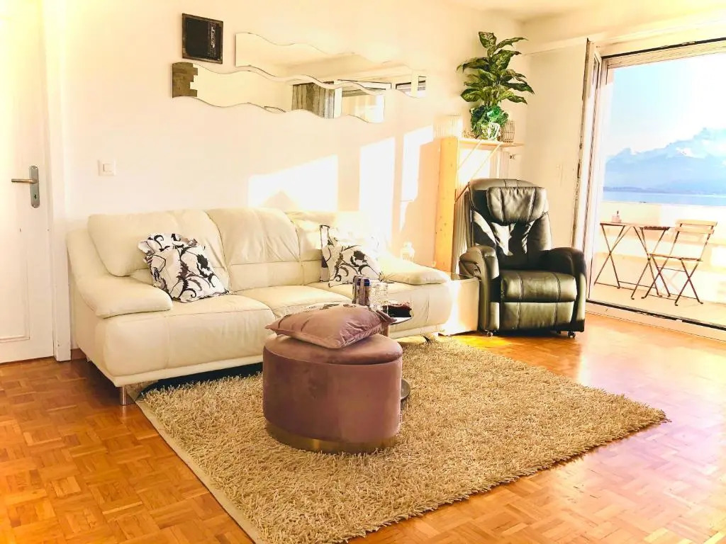Spacious Apartment with Lake View | 35