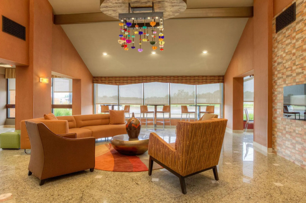 Comfort Inn & Suites Evansville Airport