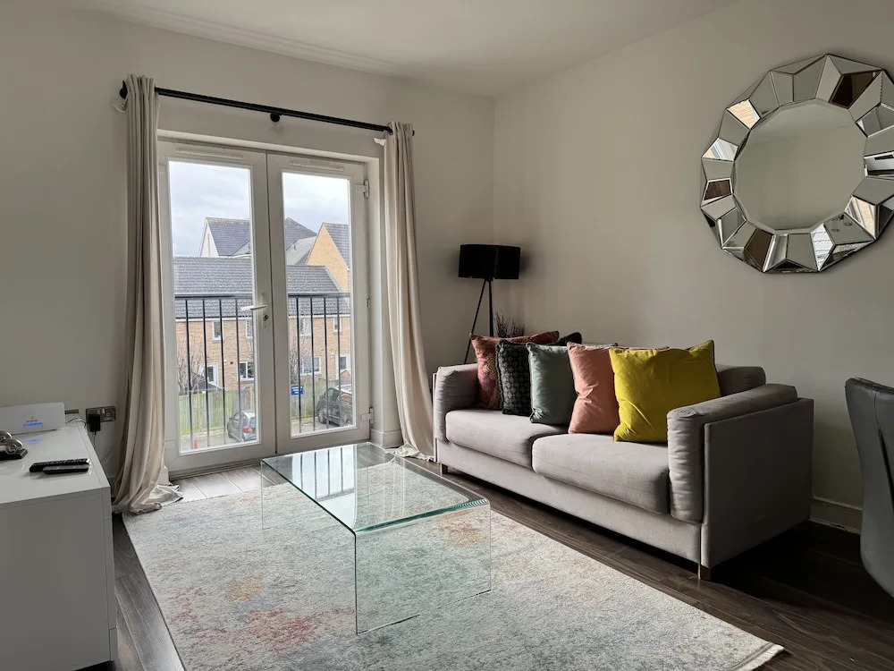 Havana 2 bed Apartment in london