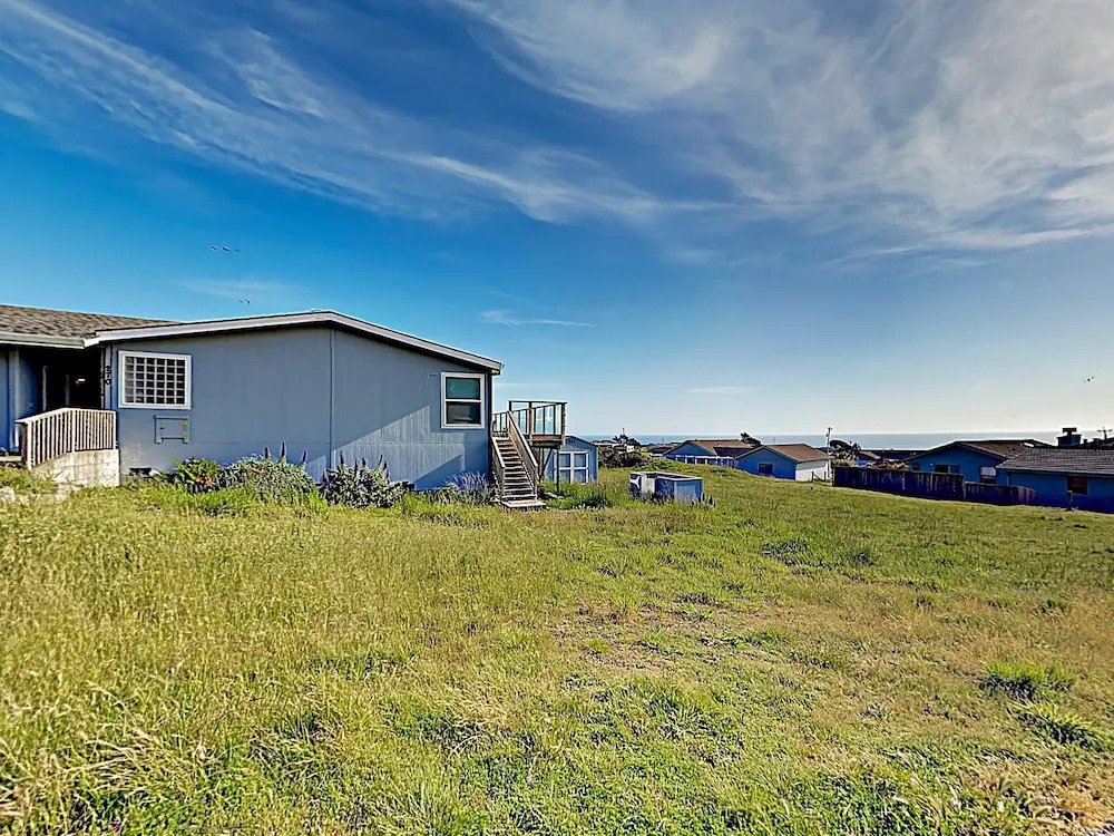 New Listing! Stunning Beach Getaway W/ Ocean Views 2 Bedroom Home