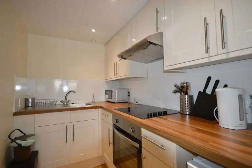 Cosy 2 Bedroom Bristol Home
