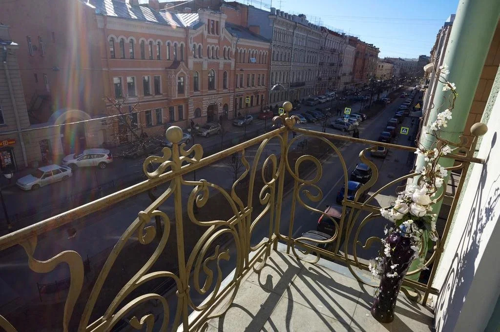 Apartment Longo On Furshtatskaya