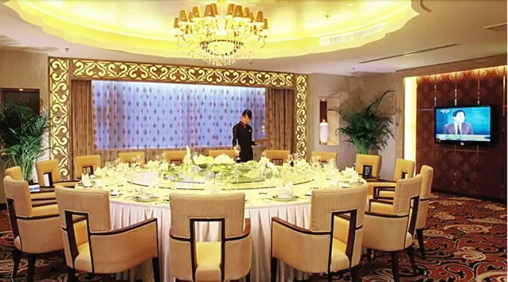 Xinjiang Plaza Guest Building