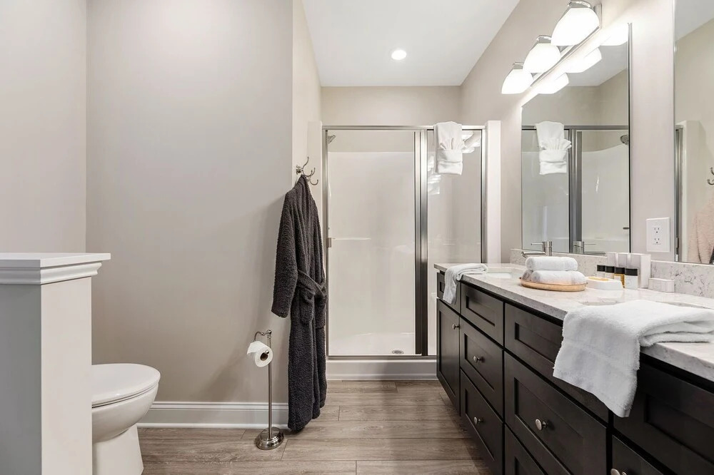 539 Bay St. Lake View Condo Unit 304E
