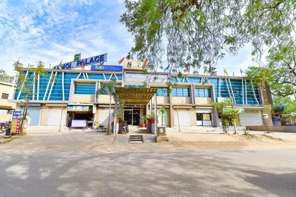 OYO 23289 Hotel Anmol Palace