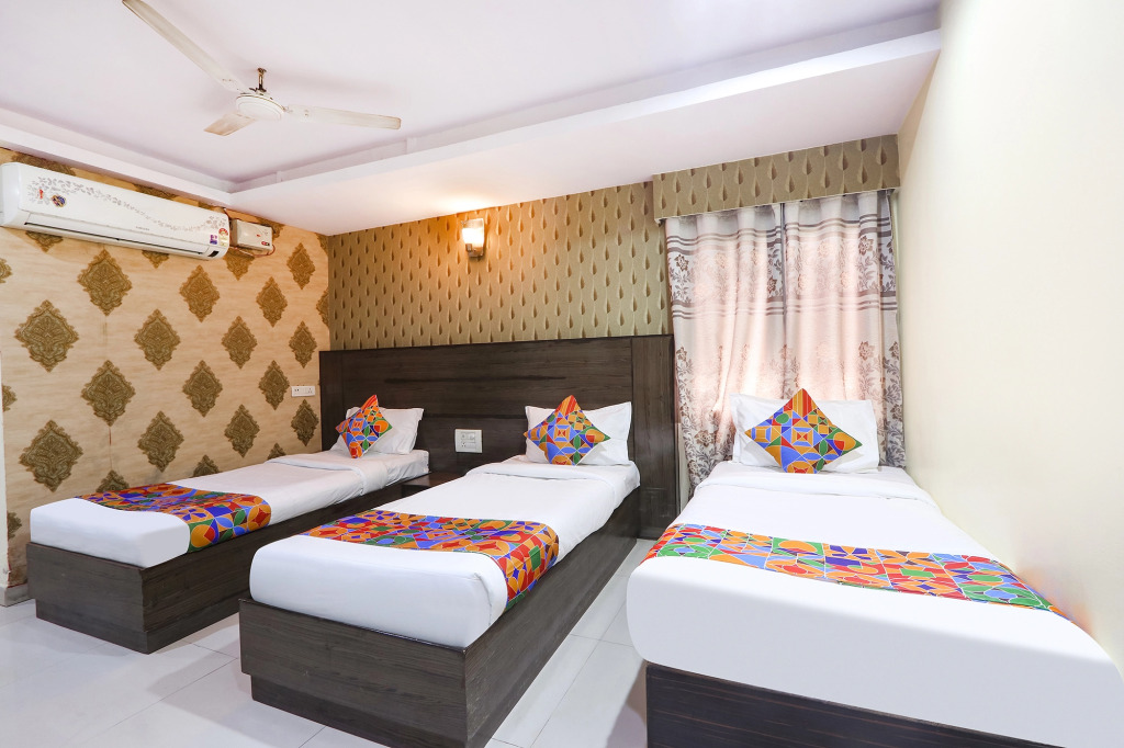OYO 6648 Hotel Royal Residency