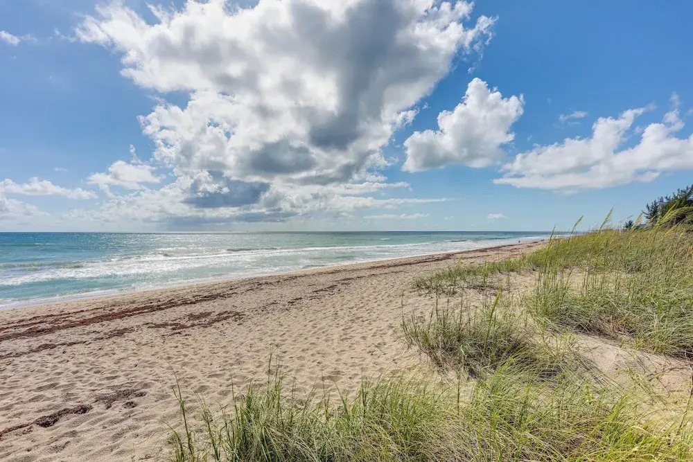 South Hutchinson Island Cottage w/ Beach Access!