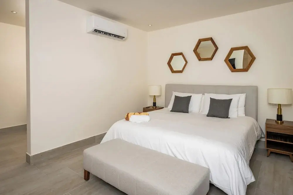 Cumbres Garden luxury apartments - By Aloja RV