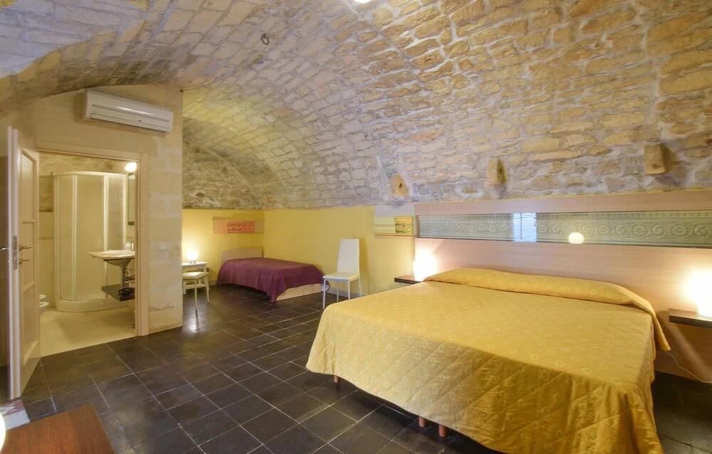Amazing Home in Ragusa With 4 Bedrooms, Wifi and Outdoor Swimming Pool