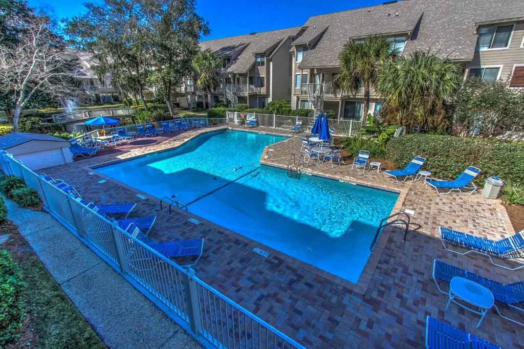 82 Courtside 2 BR Forest Beach Condo