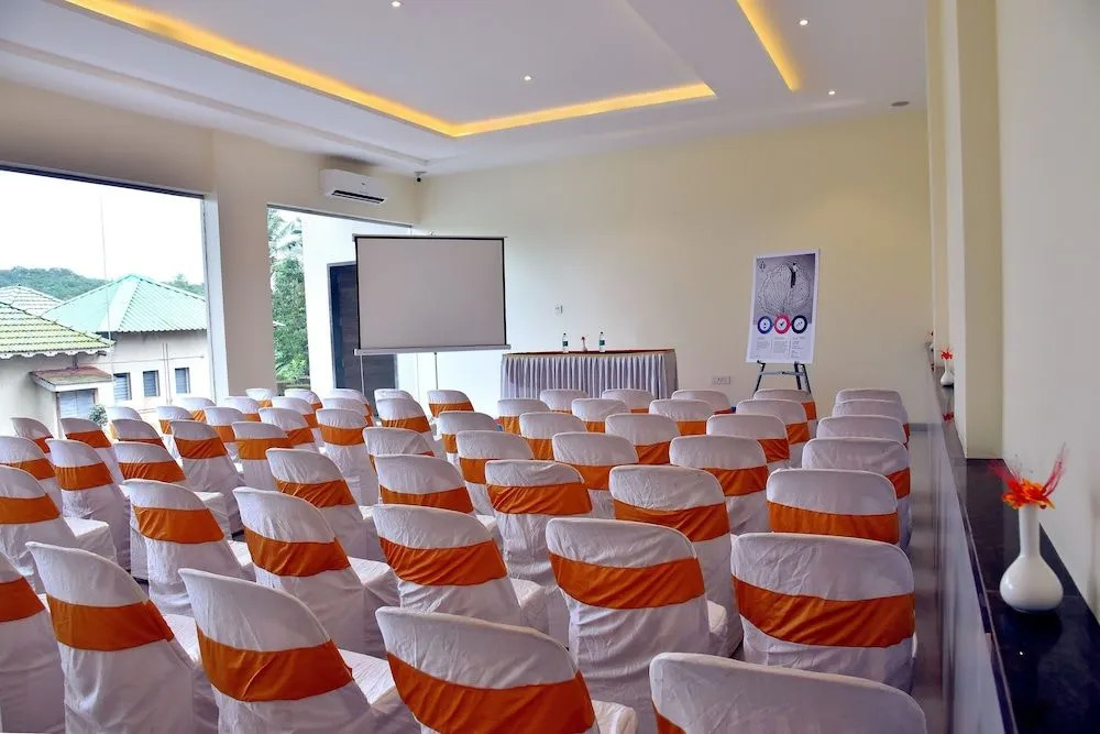 Hotel Sadhana Executive
