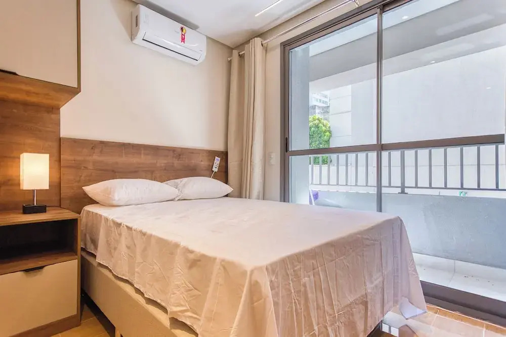 Flat na Vila Mariana c Varanda pr x ao Metr