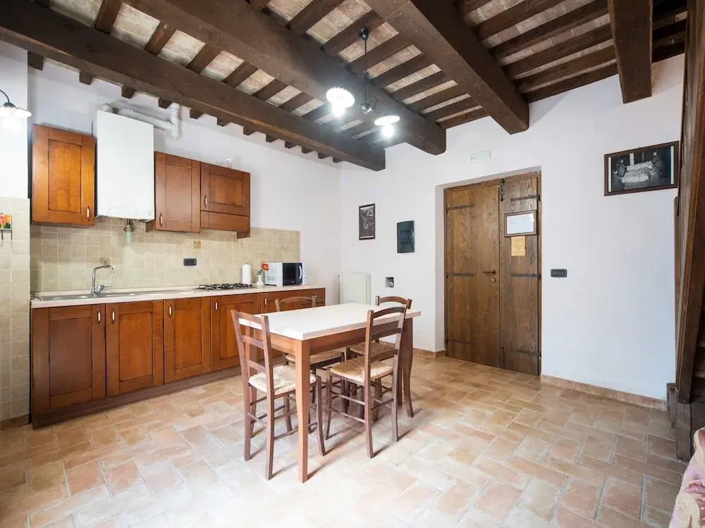 Apartment on Beautiful Estate With Pool Near the Art