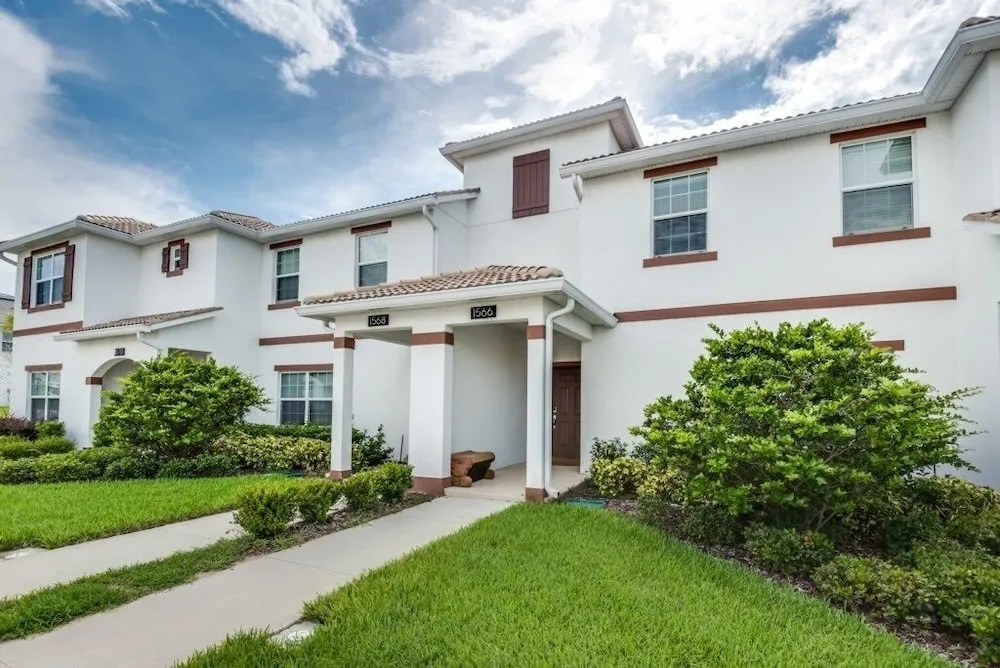 1566plunker 4 Bedroom Townhouse by RedAwning