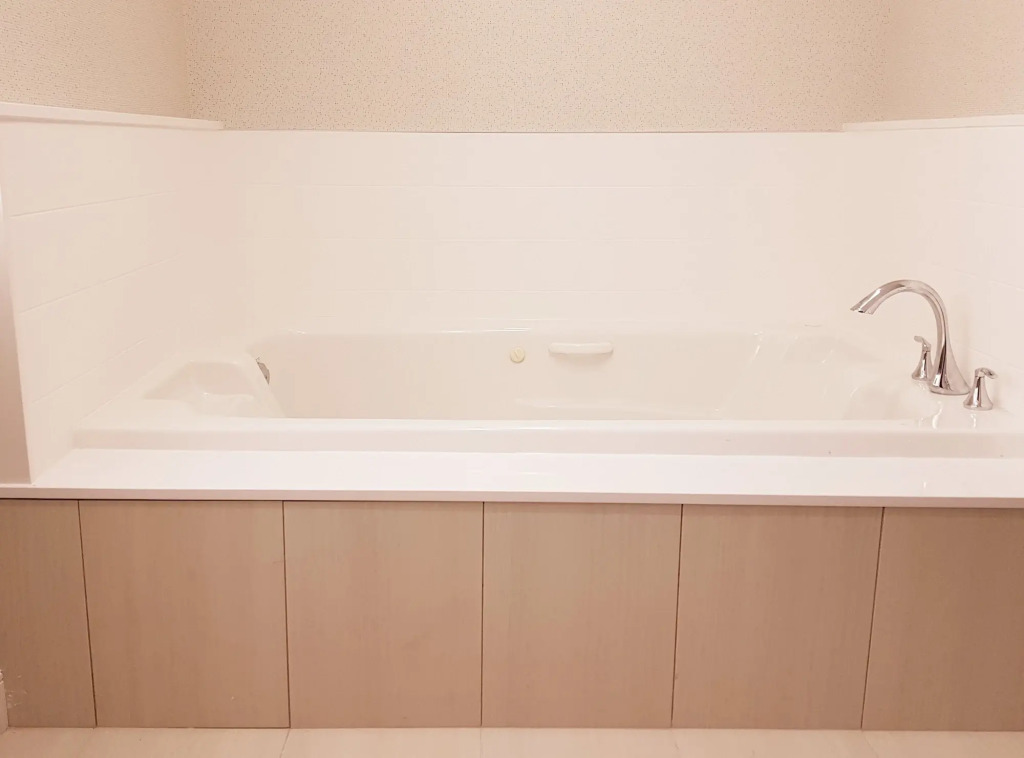 Holiday Inn Express and Suites Surrey by IHG