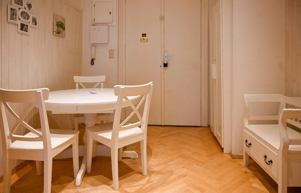 Bright Apartment Schönbrunn Palace