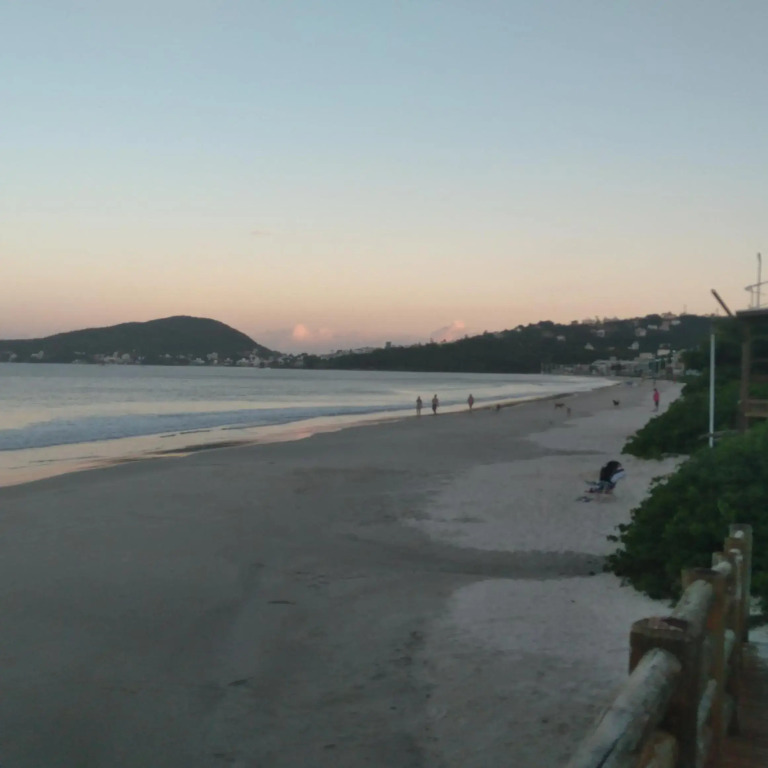 Apto El shadday 304 cento e cinquenta metros do mar