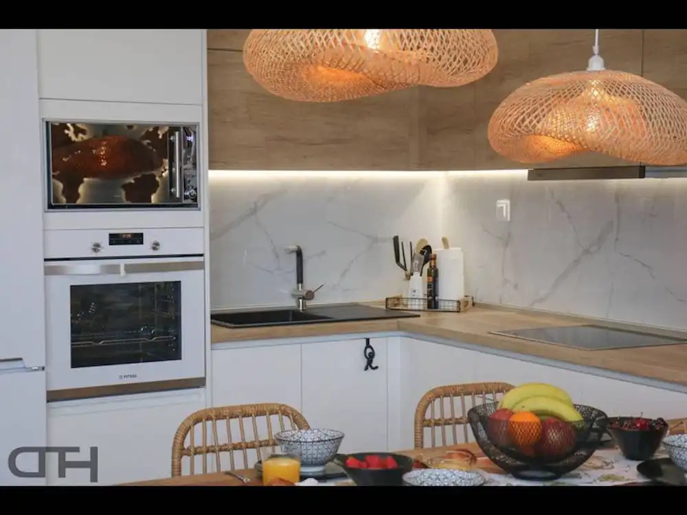 Luxury 80m2 Apartment With Balkony Downtown