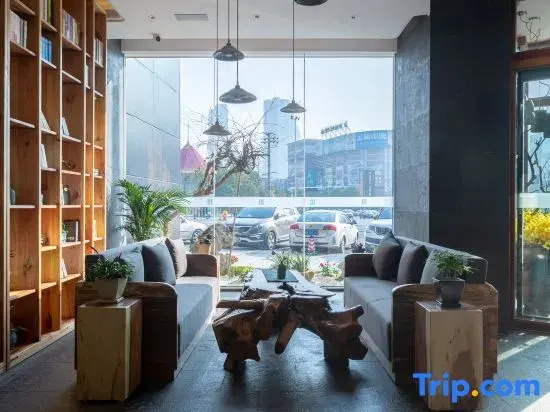 Pinman Hotel (Changsha Xiangjiang Fortune Financial Center Guanshaling Metro Station)