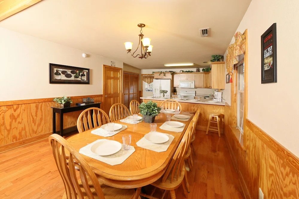 Cedar Falls 8 - Three Bedroom Chalet