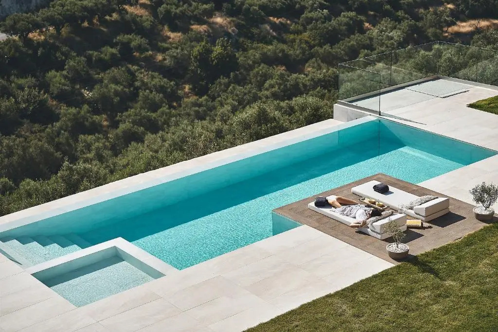 Villa Niolos II