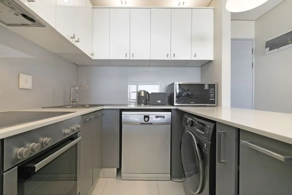 SeaCrest B102 by HostAgents