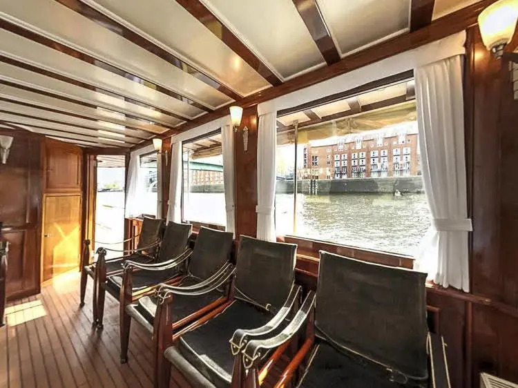 Hotelschiff Nedeva Bremen