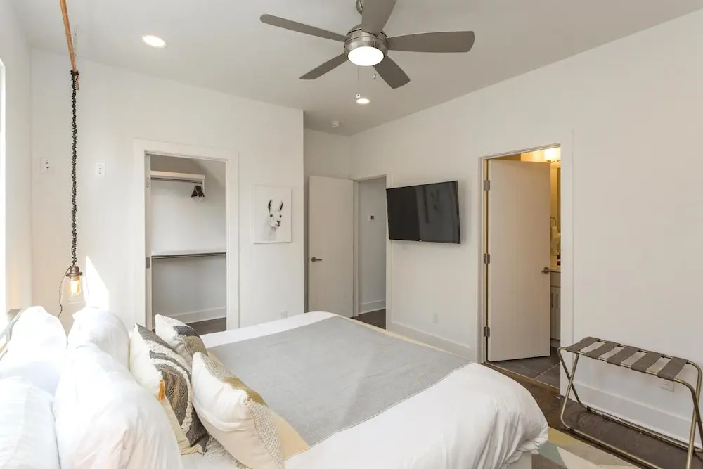 Ech1-2 Two Huge Homes Downtown Views & Tons of Outdoor Space! Sleeps 24!