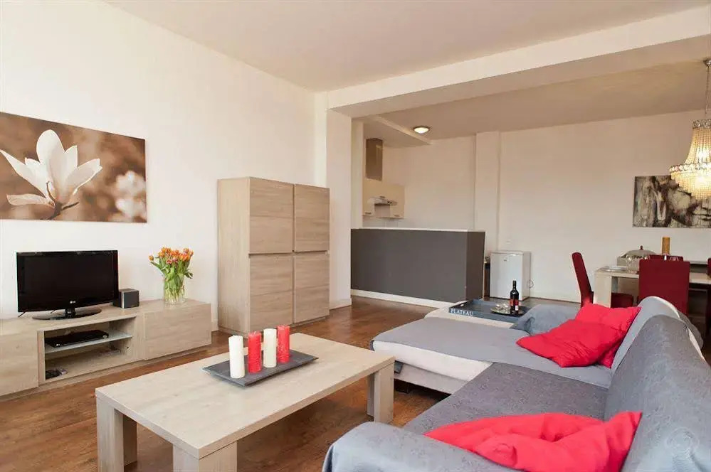 Dam Deluxe Apartments