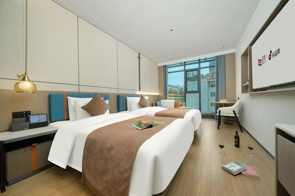 ECHIC Hotel (Guangzhou Zhengjia Plaza Tiyuxilu Subway Station)