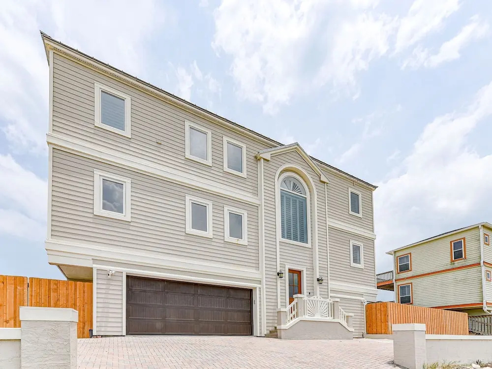 Sun And Surf - Four Bedroom Home